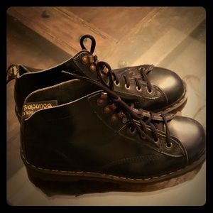 Dr. Martins Air Wair with bouncing soles size 10 w